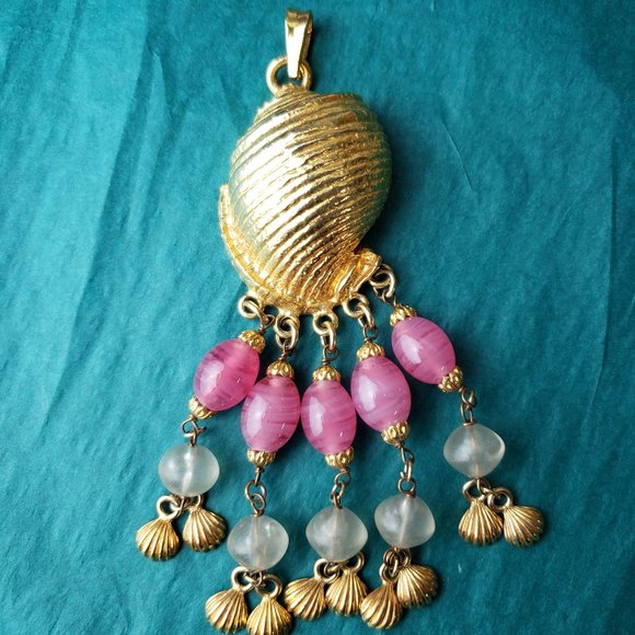 2/20$ Kenneth Cole Big statement shell pendant - Picture 1 of 6